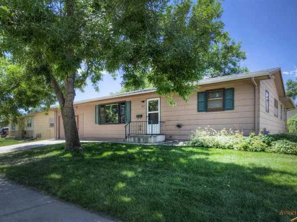 705 Belmont Dr, Rapid City, SD 57702