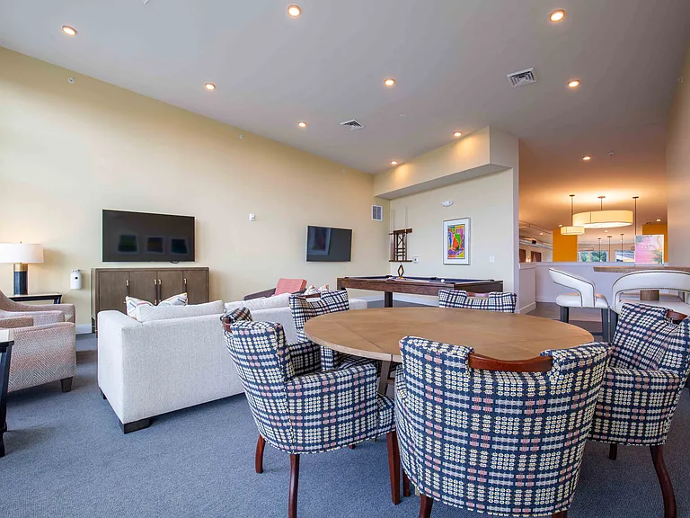 Woodmore Grand — Photo 14