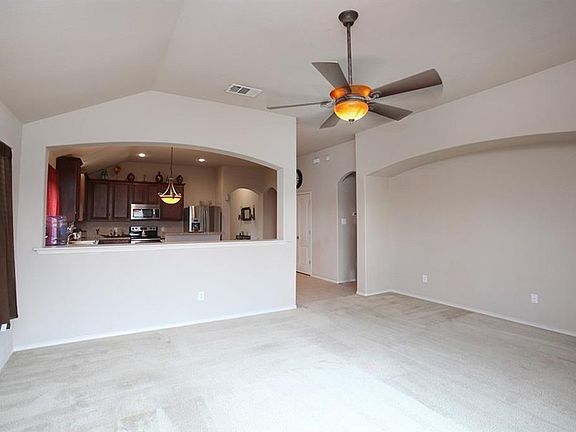 5th image of 805 Bamboo Dr