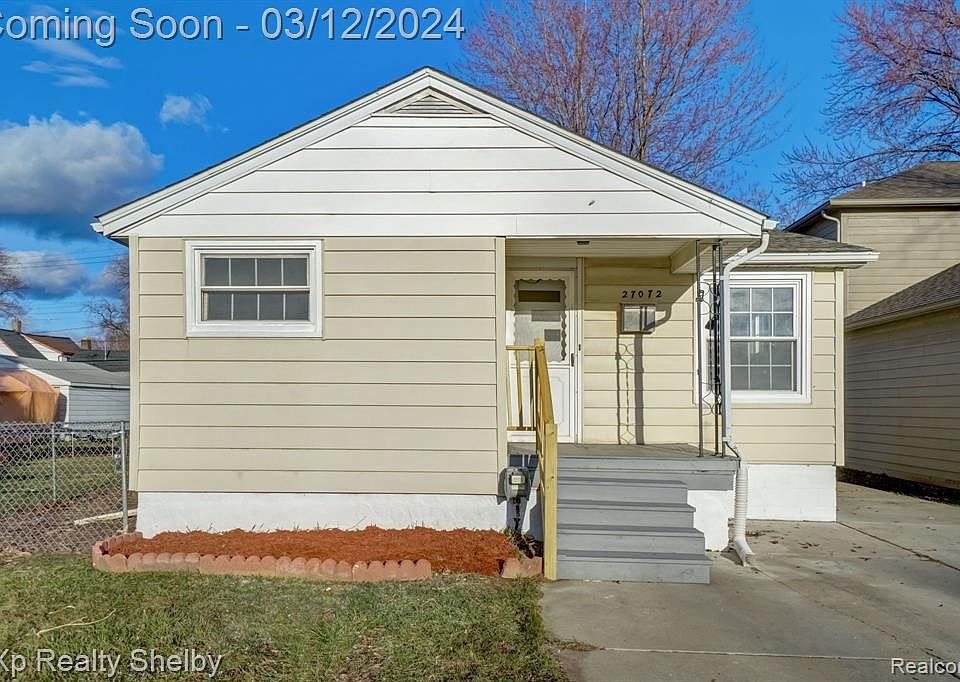 27072 Pinewood St, Roseville, MI 48066 MLS 20240015299 Zillow