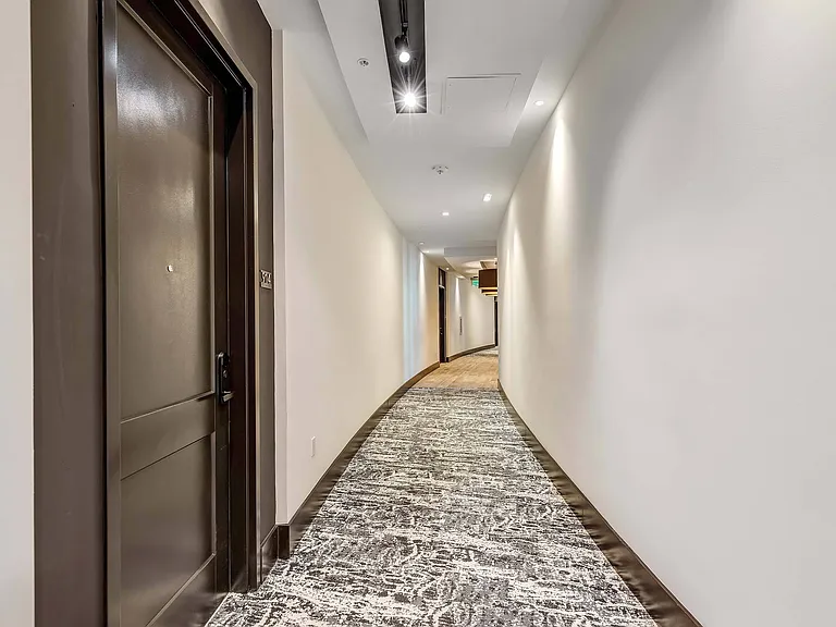 The Registry Las Olas — Photo 36