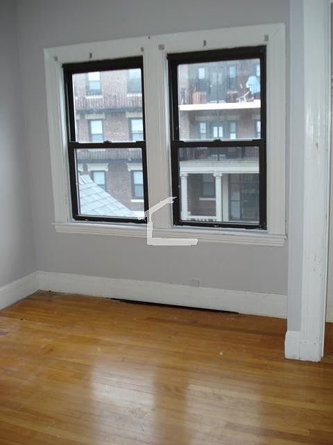 2nd image of 119 Glenville Ave #001