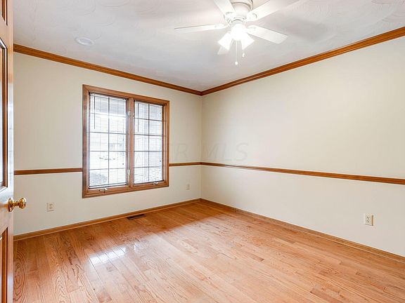 4th image of 375 Fallriver Dr