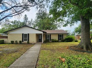 2821 Windy Dr, Commerce, TX 75428