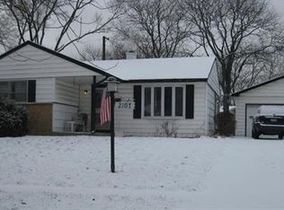 2107 Crane Ct, Rolling Meadows, IL 60008
