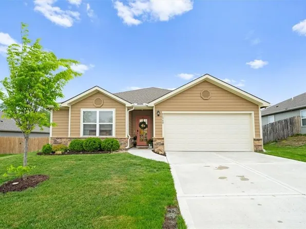 21742 Franklin St, Spring Hill, KS 66083