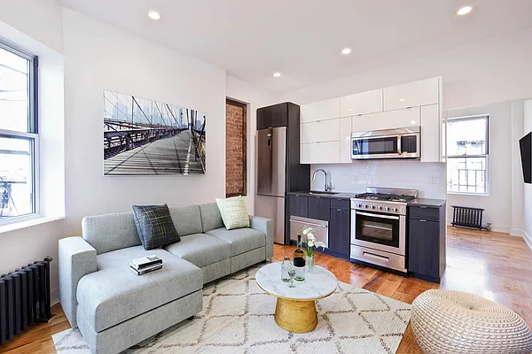 Rented by R New York | media 10