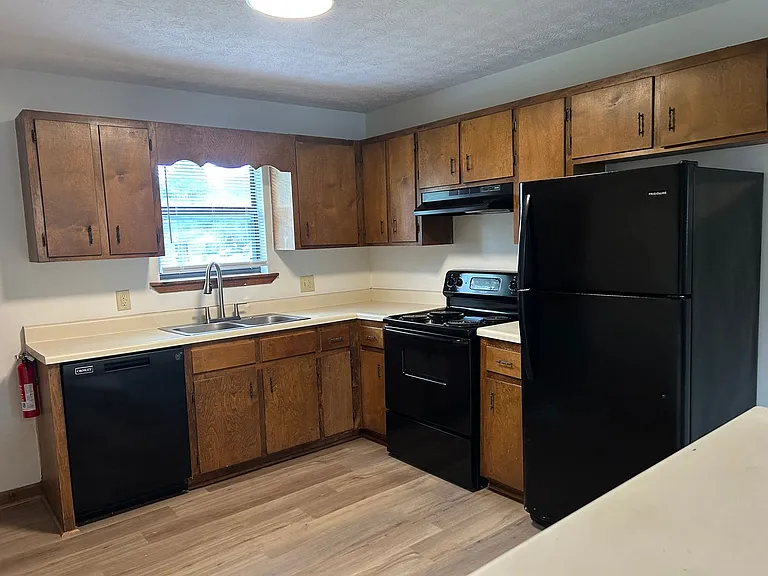 109/111 Deer Creek Ct — Photo 7