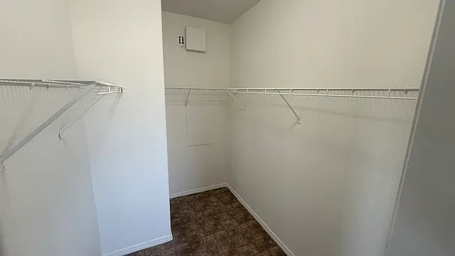 676 W Lisbon Ln — Photo 8