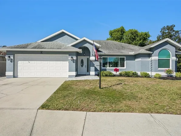 2304 Seattle Slew Dr, Sarasota, FL 34240