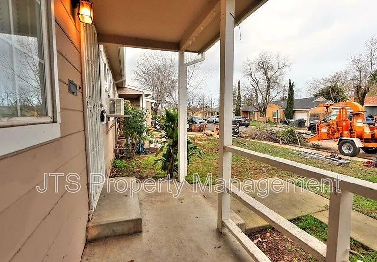 5302 Gordon Dr — Photo 59