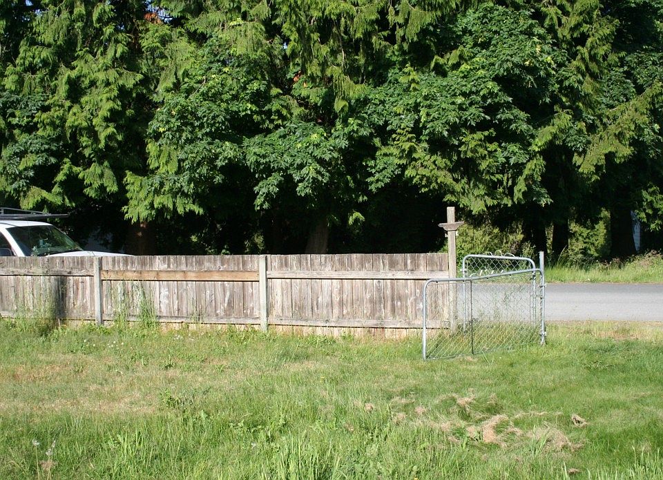2nd image of 5122 2nd Ave NE