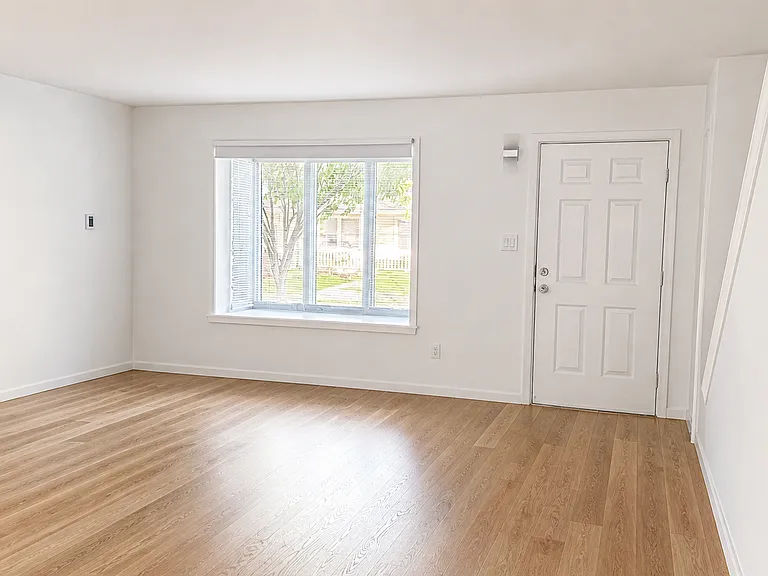 54 David Brearly Ct — Photo 2