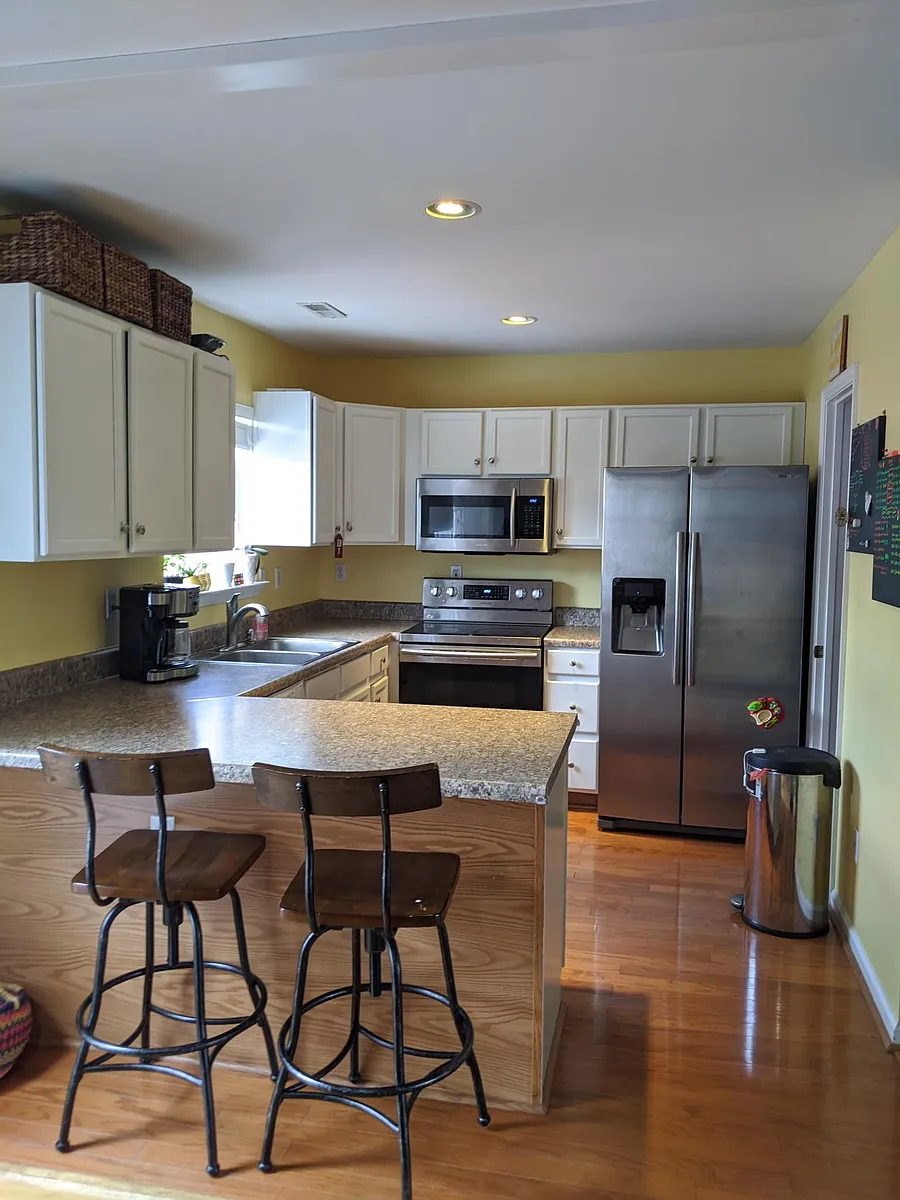 Building Photo - 180 Buttercup Ln