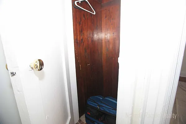 Rented by Norman Raindel, LREB | media 25