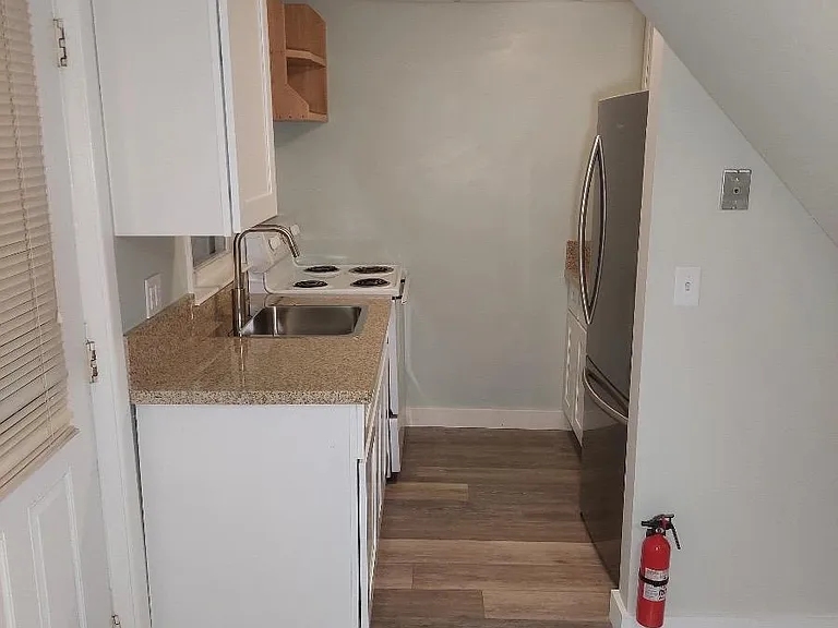 59 Pleasant St #103 — Photo 7