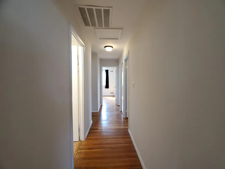 702 W Edmonston Dr — Photo 25