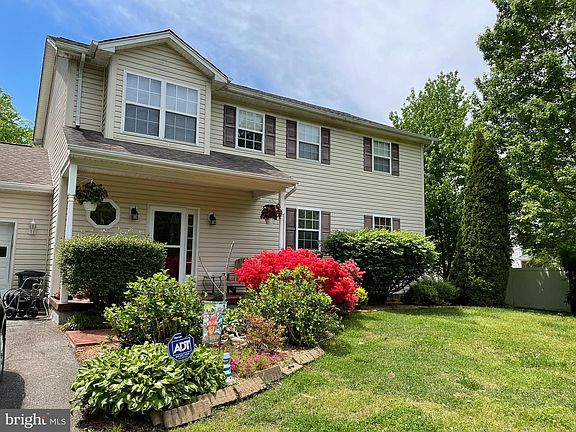 2nd image of 18425 Matthews Dr