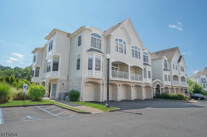 2 bed, 2.0 bath, $3,950 — Photo 1