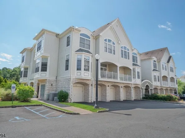 202 Edmonton Ct, Livingston, NJ 07039