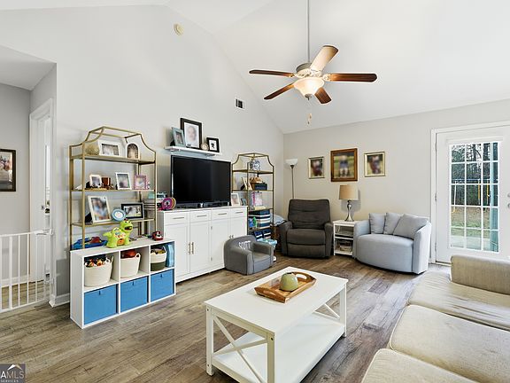 4th image of 106 Stonebrook Way