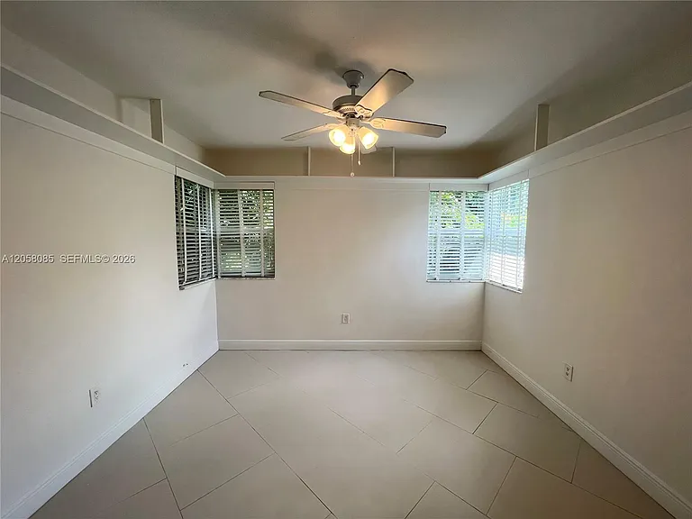 1116 Biarritz Dr — Photo 18