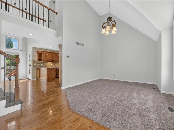 6719 NW Monticello Ter, Parkville, MO 64152