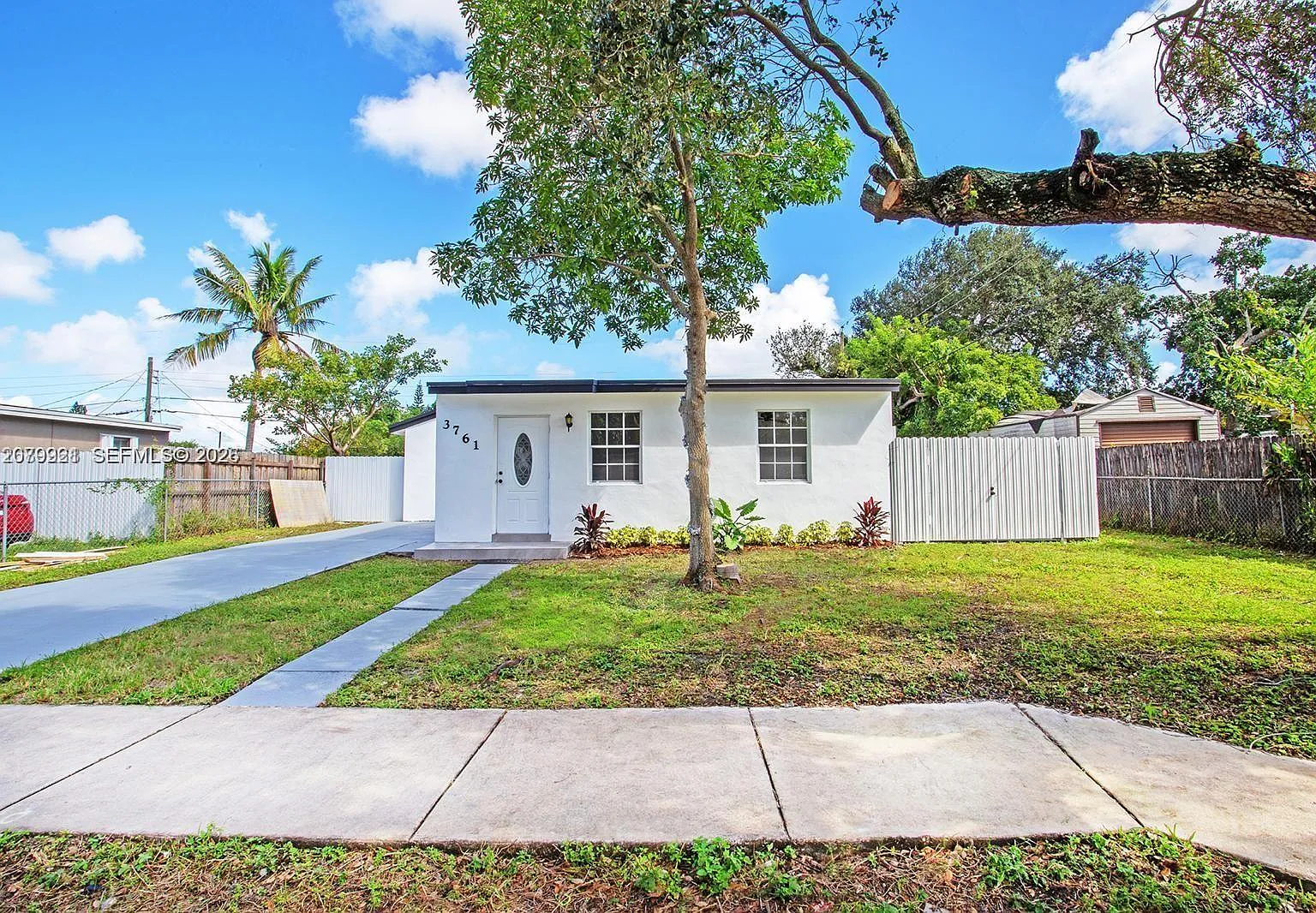 3 bed, 2.0 bath, $3,500 — Photo 1