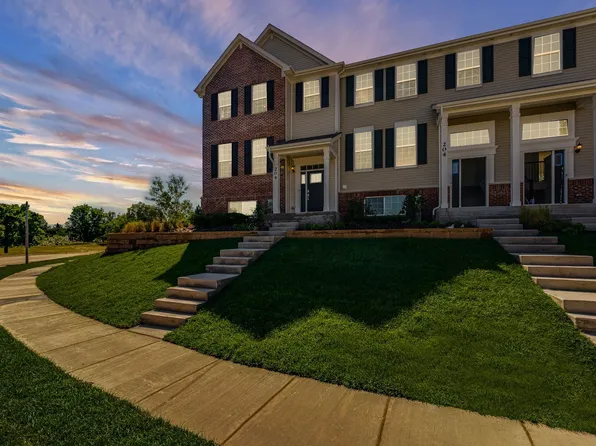 810 Neubauer Cir #1401, Lindenhurst, IL 60046