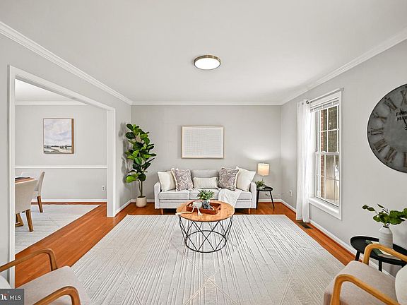 5th image of 10449 Pineview Rd