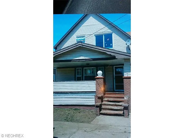 3324 Roehl Ave photo 1