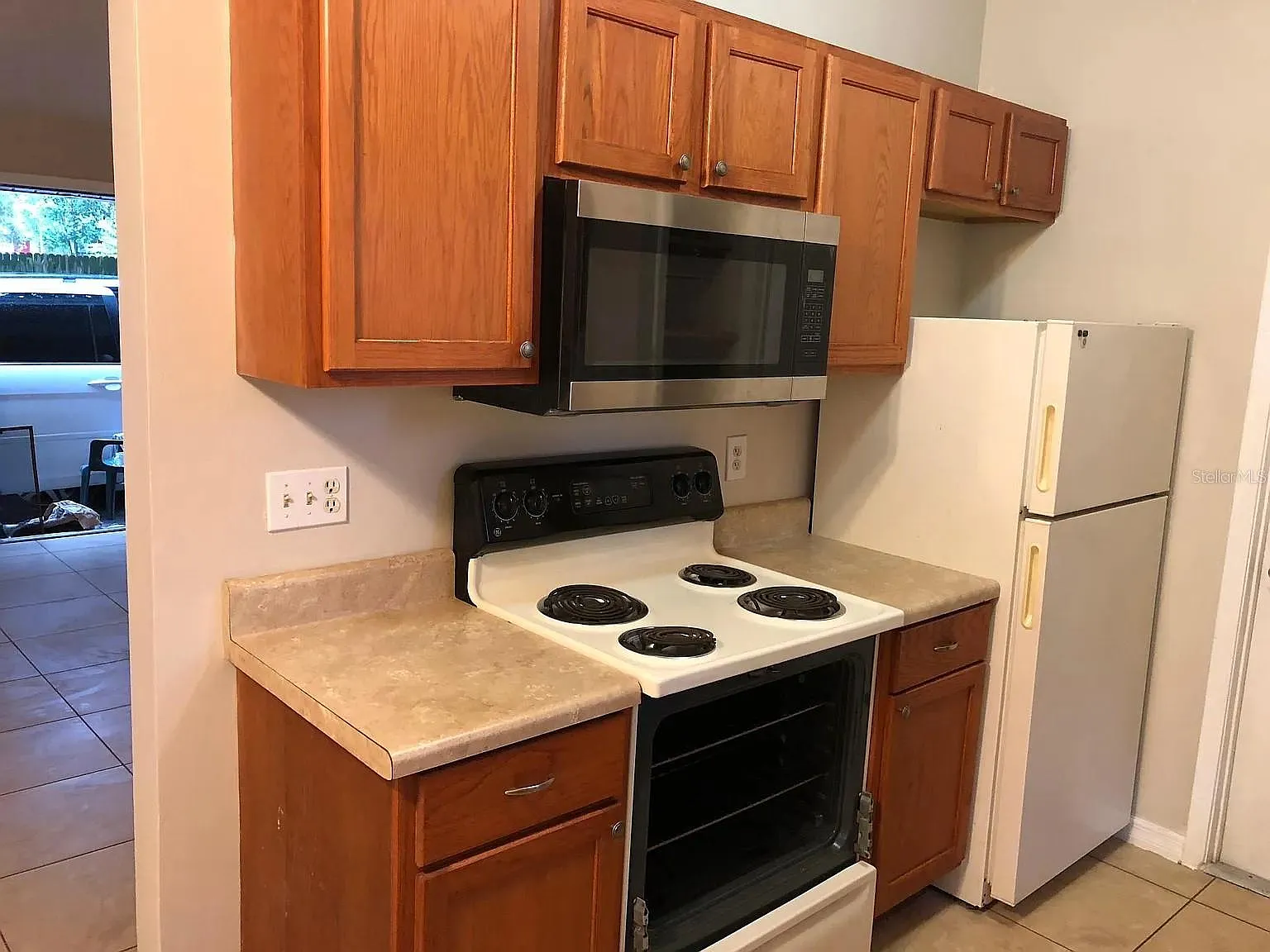 2 bed, 1.5 bath, 825 sqft, $1,600 — Photo 4