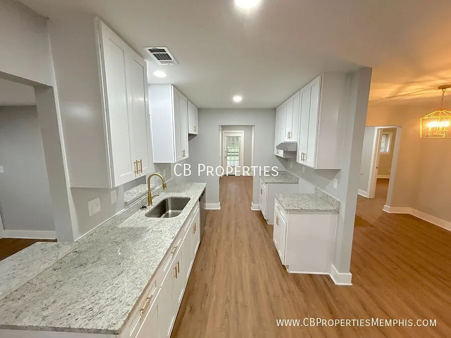 Building Photo - 1326 Whitewater Rd