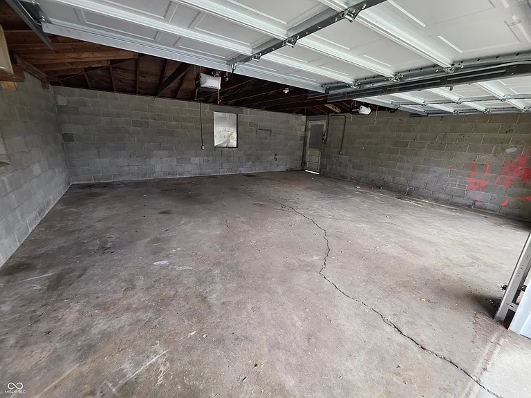 5820 E 40th St — Photo 24