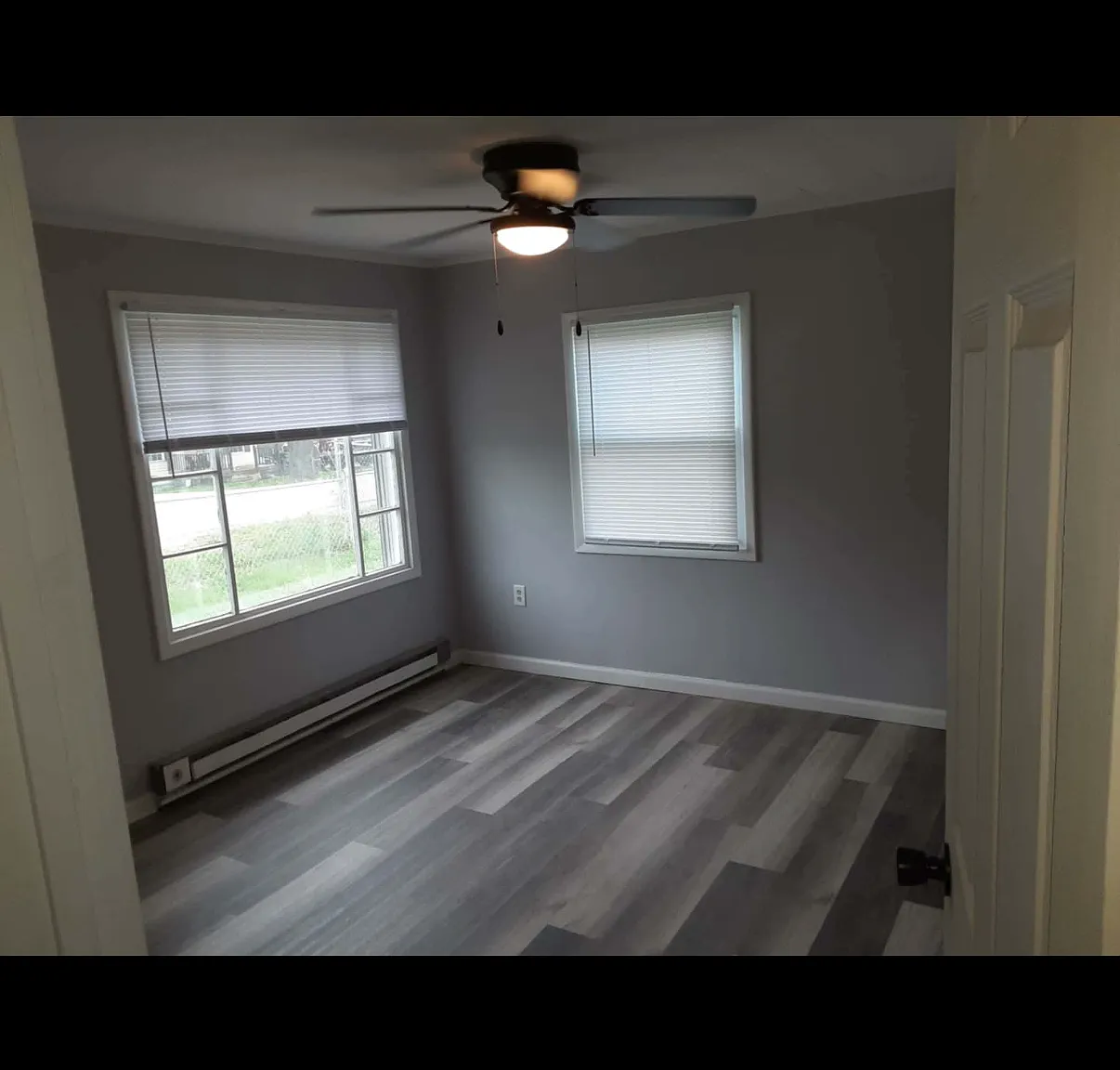 4 bed, 1100 sqft, $1,200 — Photo 2