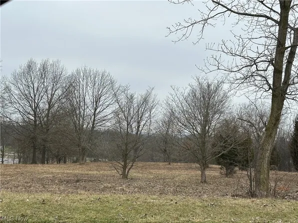 Fortuna Dr, Uniontown, OH 44685