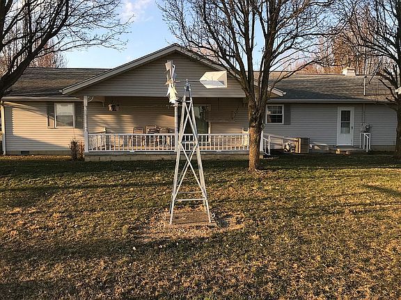Back of home, covered patio