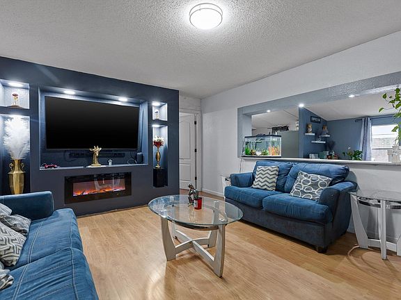 2nd image of 984 Davenport Rd