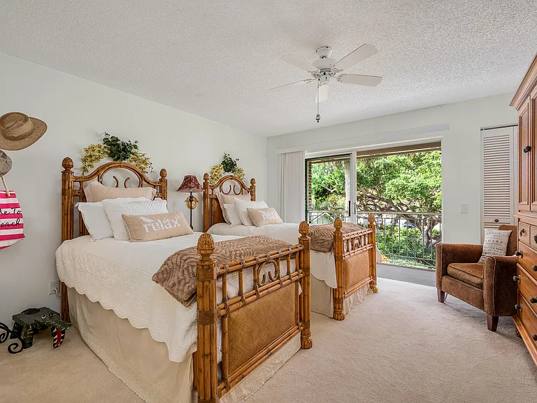 101 W Park Shores Cir #2 — Photo 28