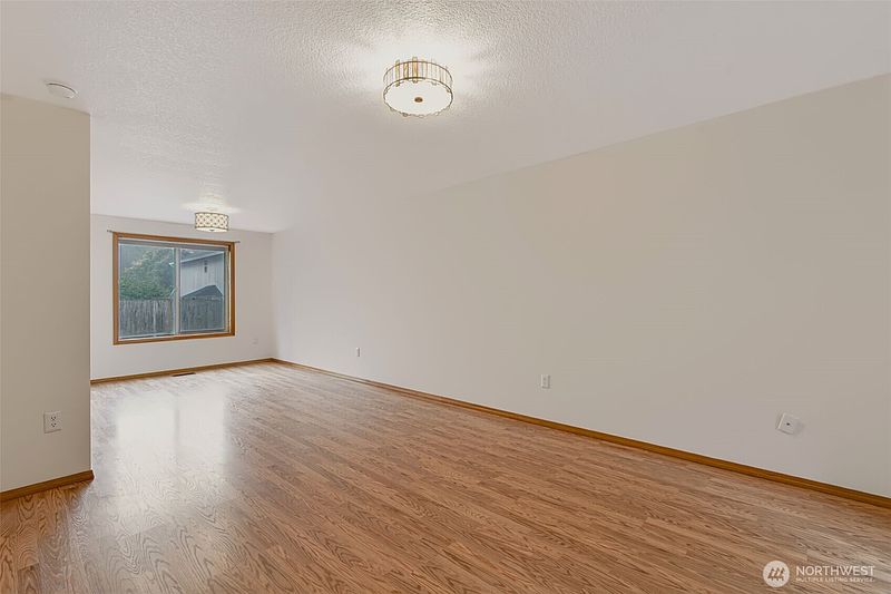 5th image of 10021 NE 20th Street