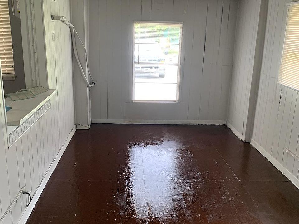 1st image of 6 Archer Ave
