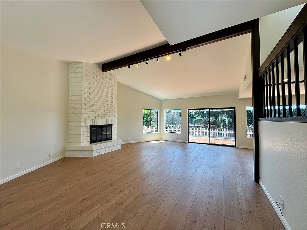 3 bed, 1751 sqft, $5,580 — Photo 4