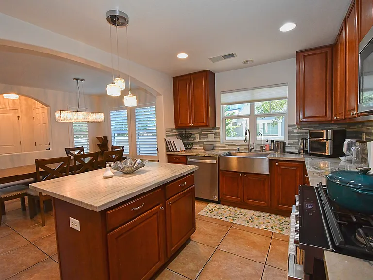 1616 Spicewood Cir — Photo 9