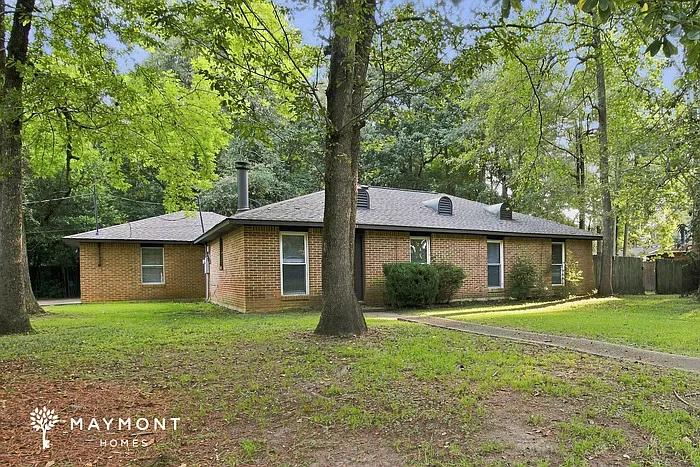 3 bed, 2.0 bath, 1694 sqft, $1,495 — Photo 2