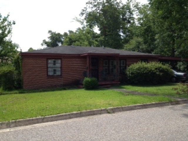 2nd image of 1100 E Newton St
