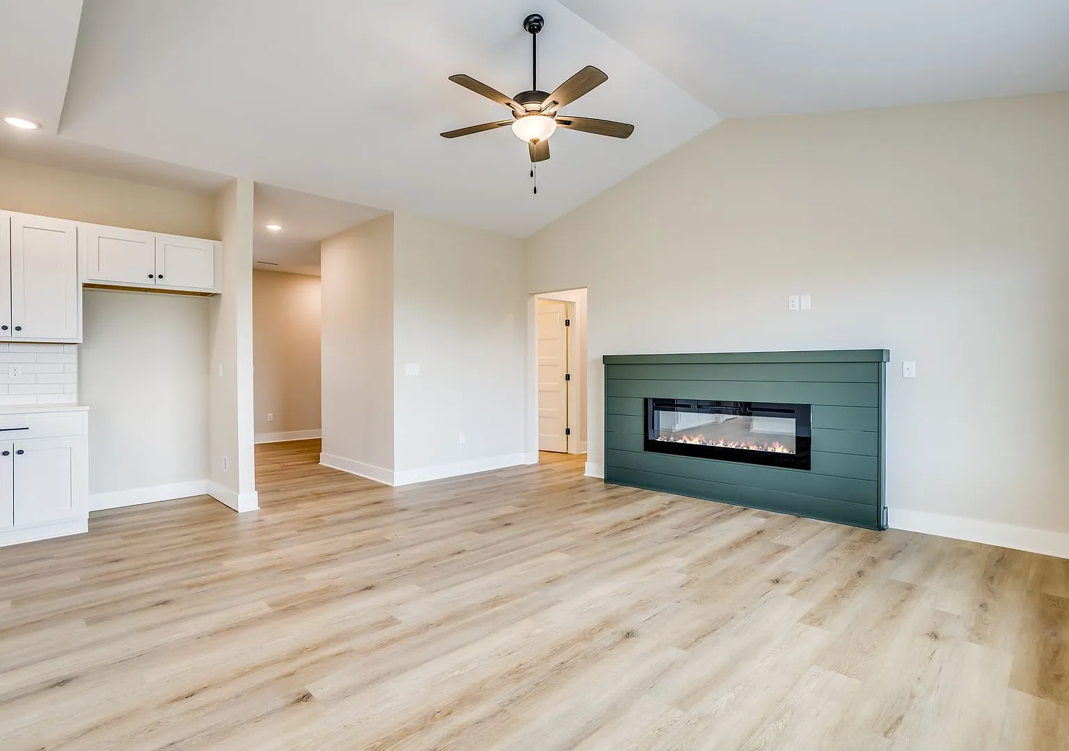 Trails End Single Family Home — Photo 4