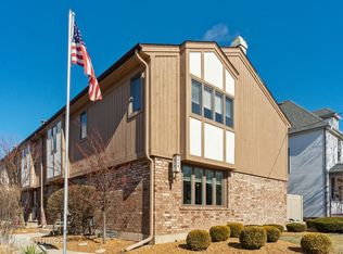 219 S Vine Ave APT A, Park Ridge, IL 60068