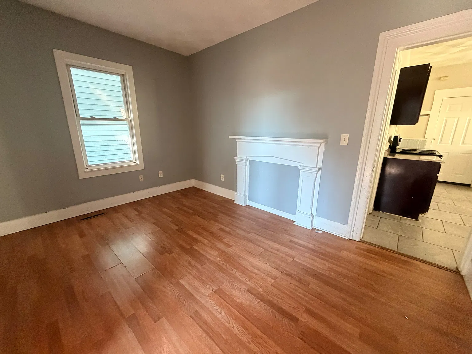 3 bed, $1,800 — Photo 2