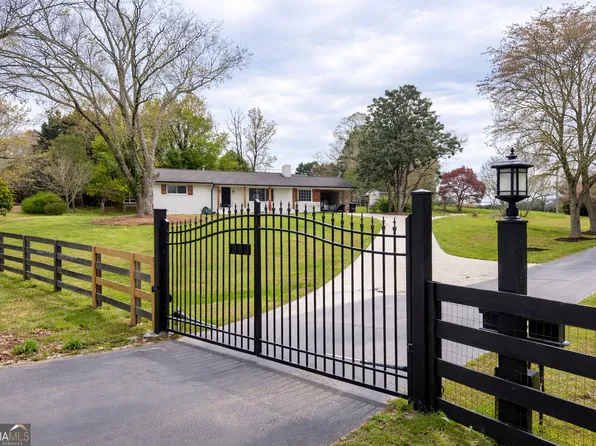 5605 Burke Ln, Gainesville, GA 30506