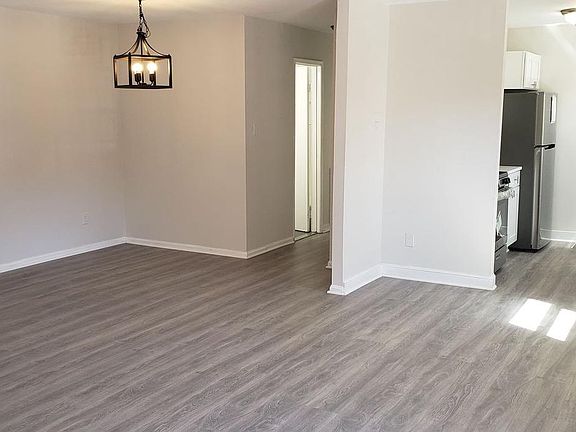 3rd image of 5927 Quantrell Ave APT 204